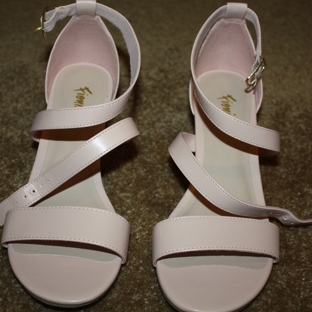Payless Wedge 🩷